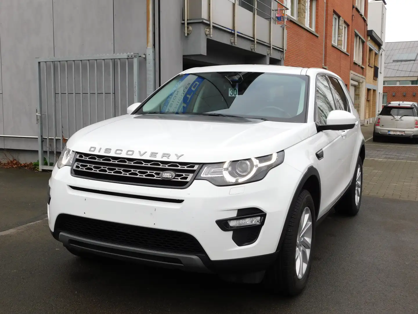Land Rover Discovery Sport 2.0 TD4+4X4+CUIR+GPS+CAMERA+TOIT PANO+++ Blanc - 1