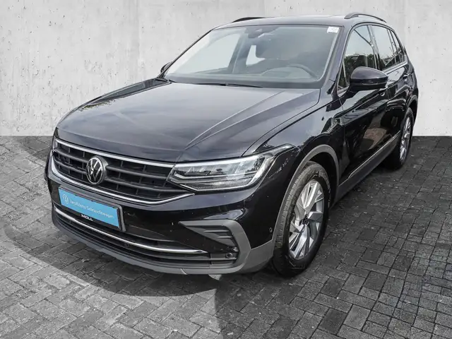Volkswagen Tiguan view 2