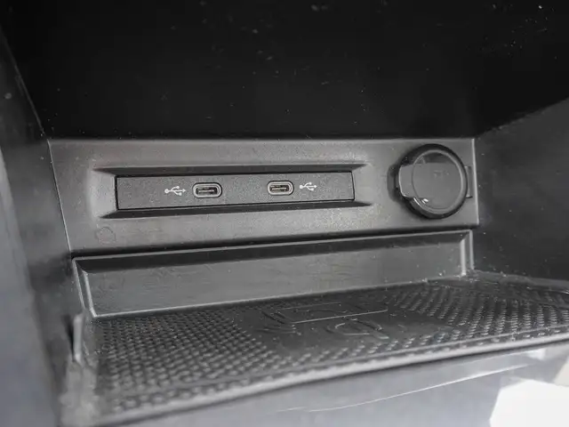 Volkswagen Tiguan view 12