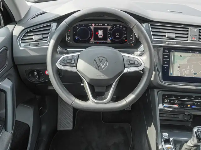 Volkswagen Tiguan view 8