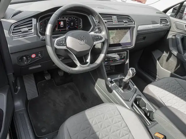 Volkswagen Tiguan view 6