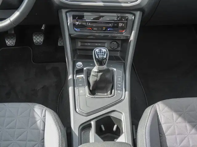Volkswagen Tiguan view 11