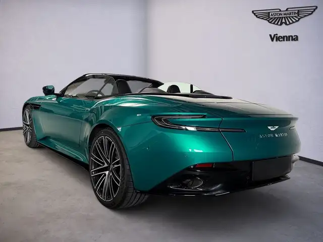 Aston Martin DB12 Volante | Podium Green | Black Pack Ansicht 4