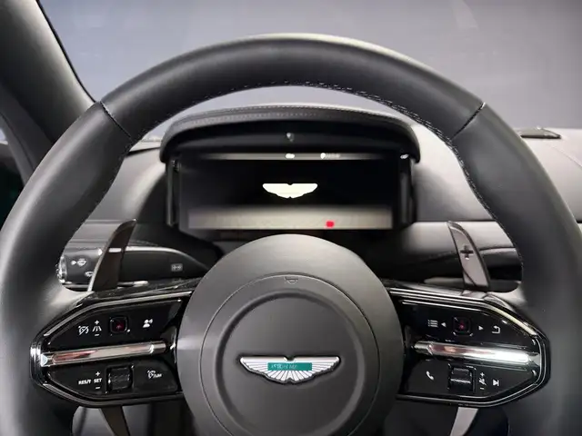Aston Martin DB12 Volante | Podium Green | Black Pack Ansicht 8