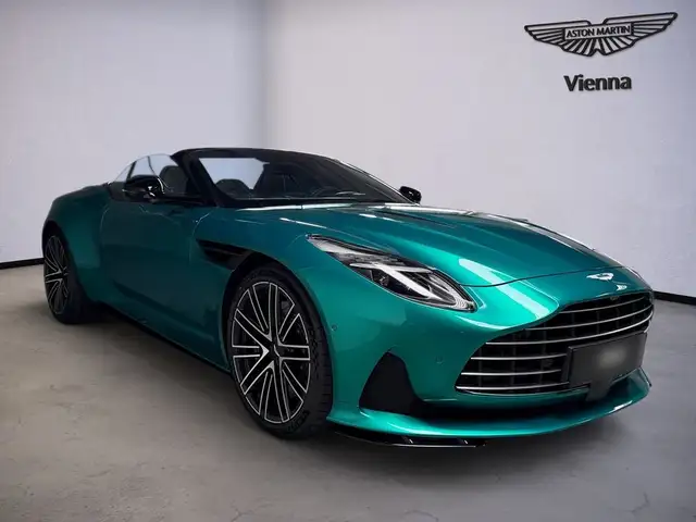 Aston Martin DB12 Volante | Podium Green | Black Pack Ansicht 2
