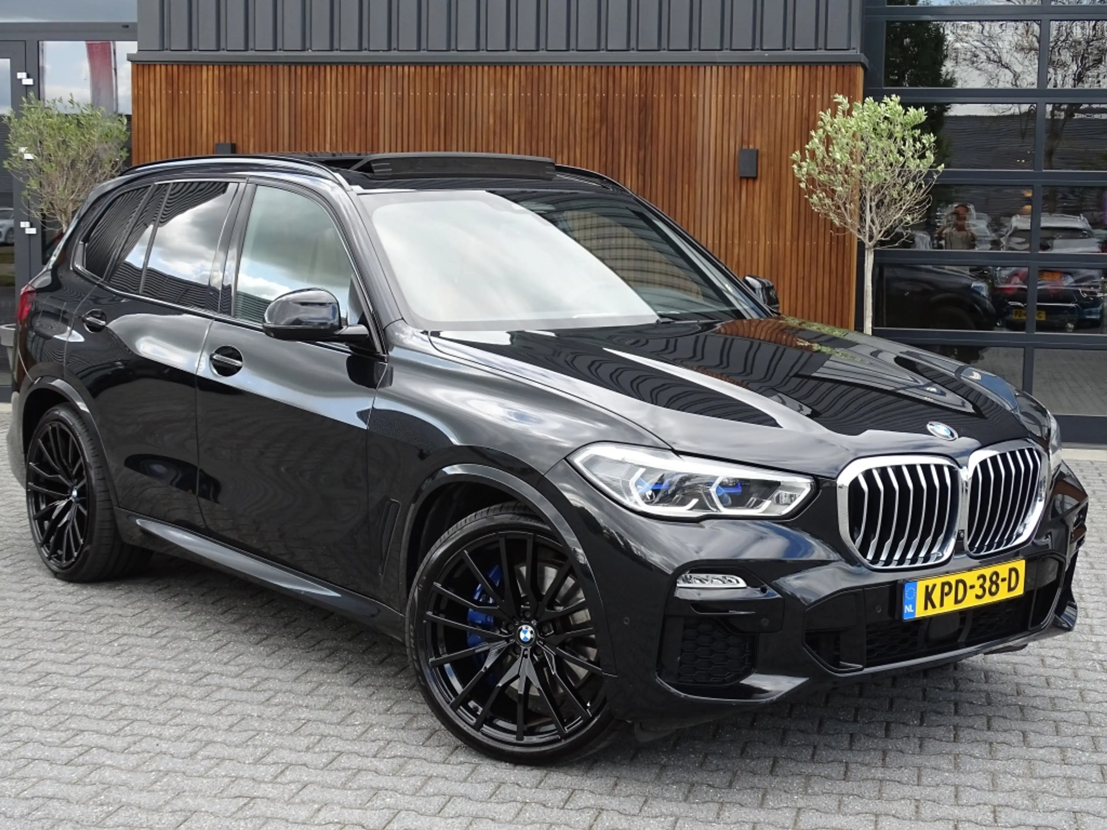 BMW X5 45e 394PK M-Sport Individual / Skylounge / Alcanat — photo 2