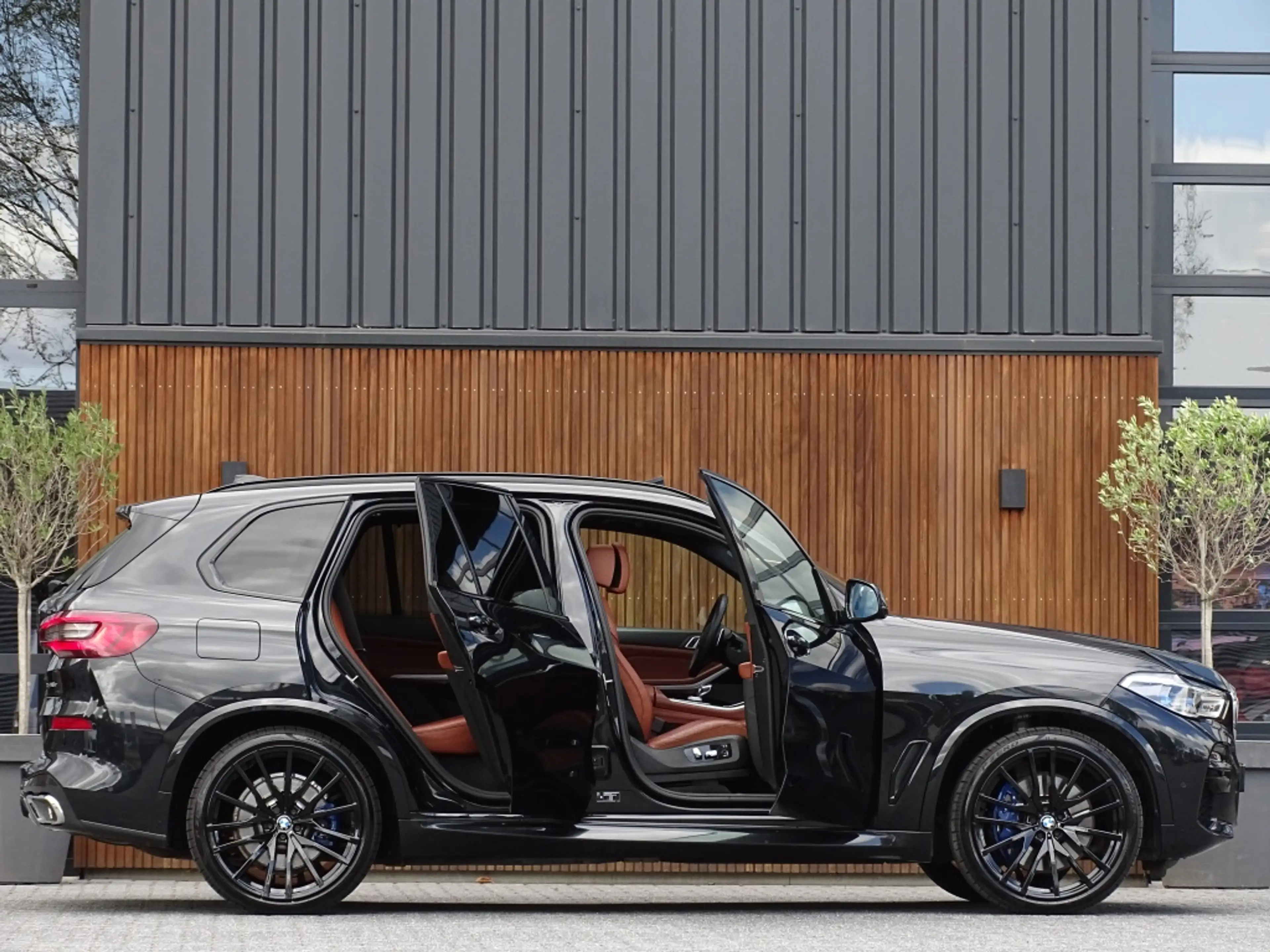 BMW X5 45e 394PK M-Sport Individual / Skylounge / Alcanat — photo 4