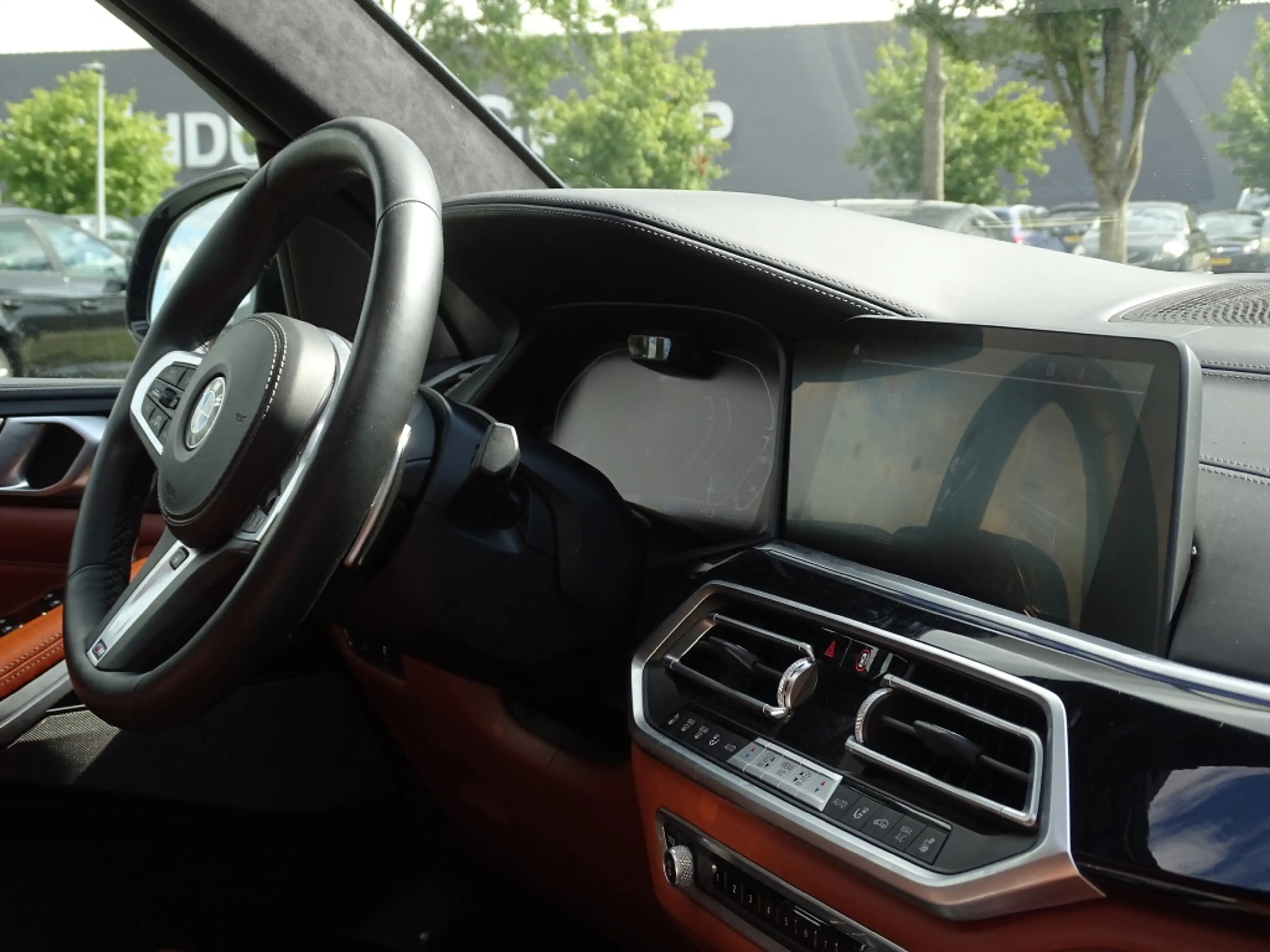 BMW X5 45e 394PK M-Sport Individual / Skylounge / Alcanat — photo 12