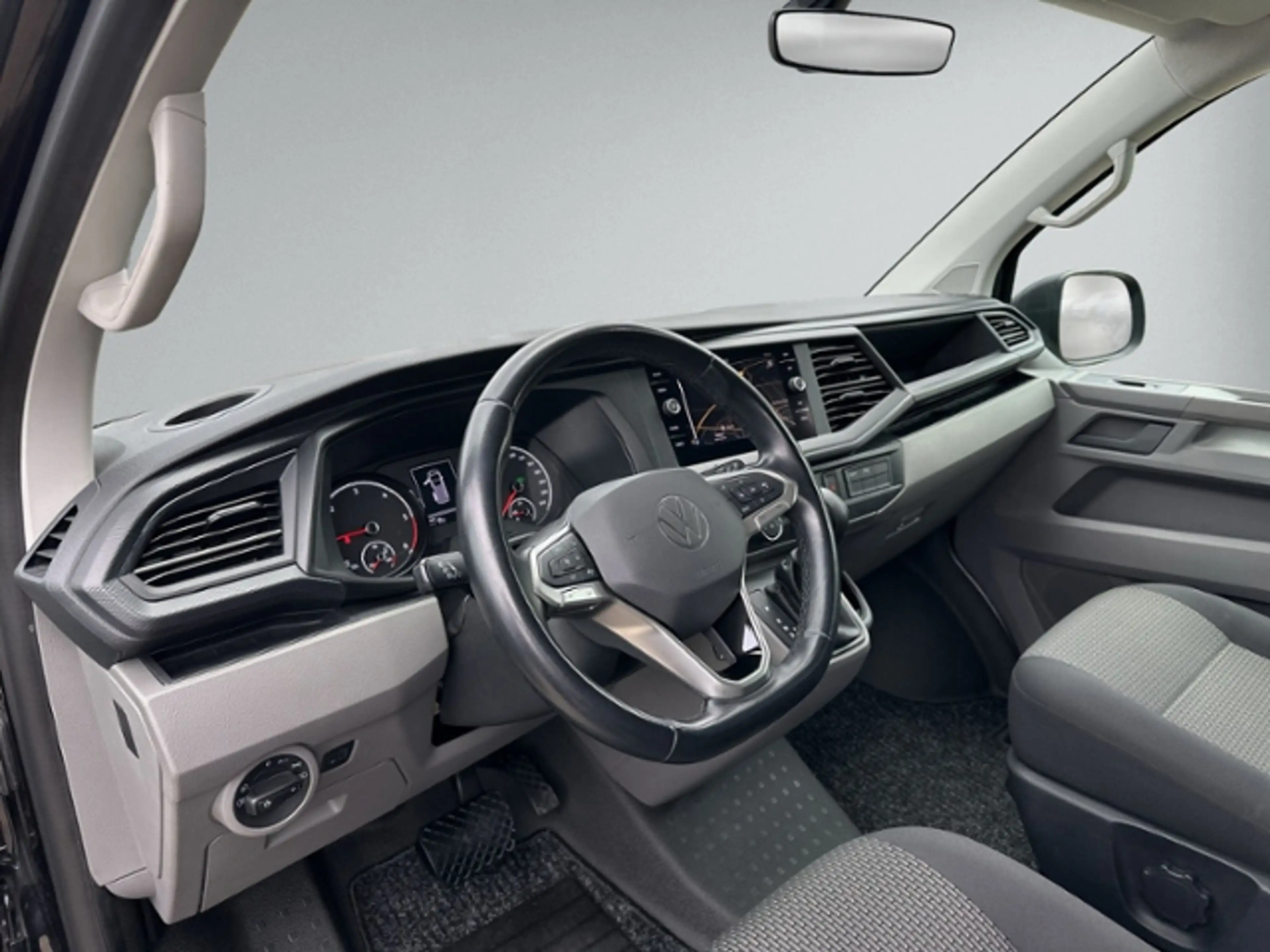 Volkswagen T6.1 Transporter 2.0 TDI DSG 8-SITZE+AHK+NAVI+AC — photo 12
