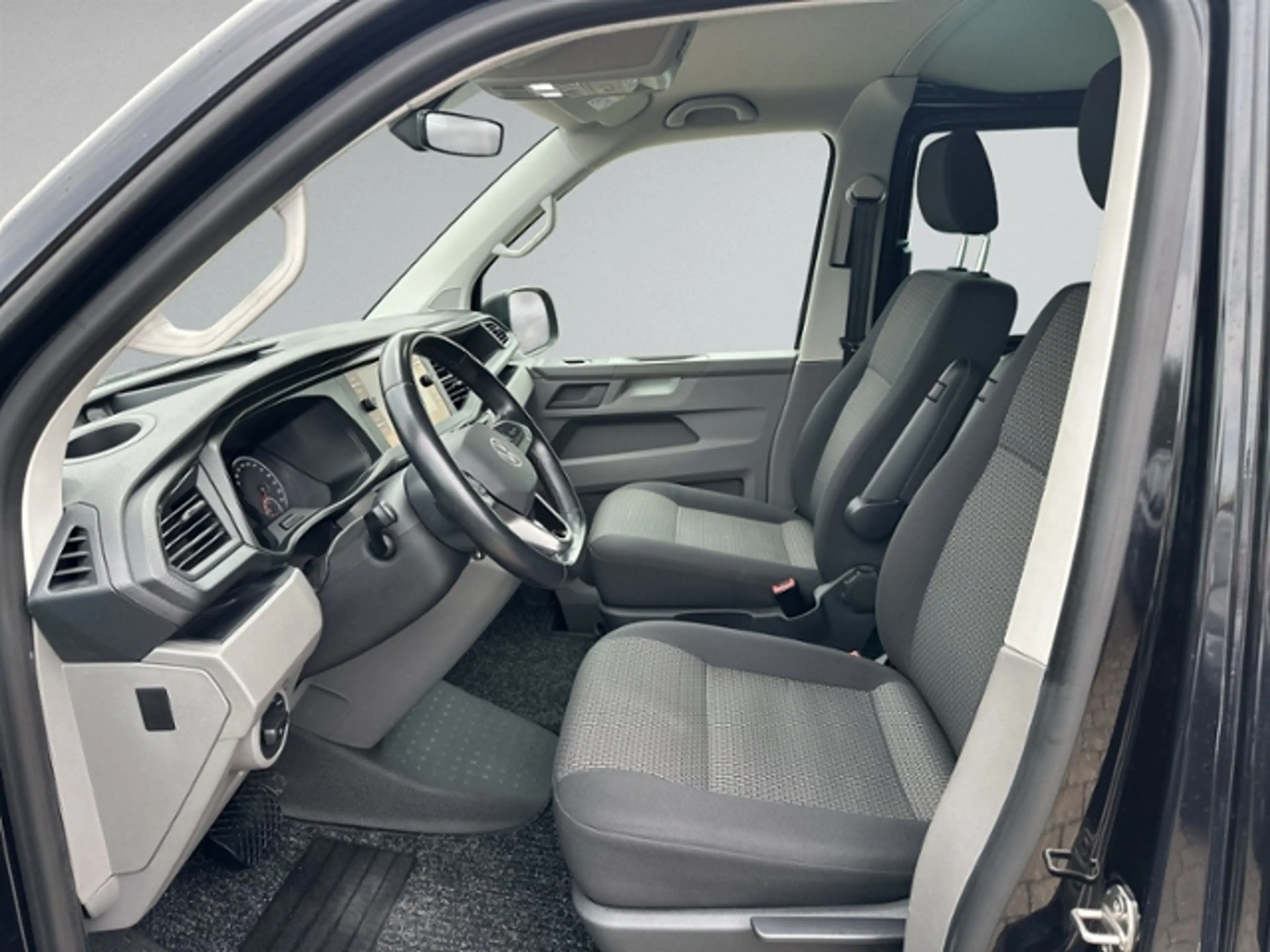 Volkswagen T6.1 Transporter 2.0 TDI DSG 8-SITZE+AHK+NAVI+AC — photo 8