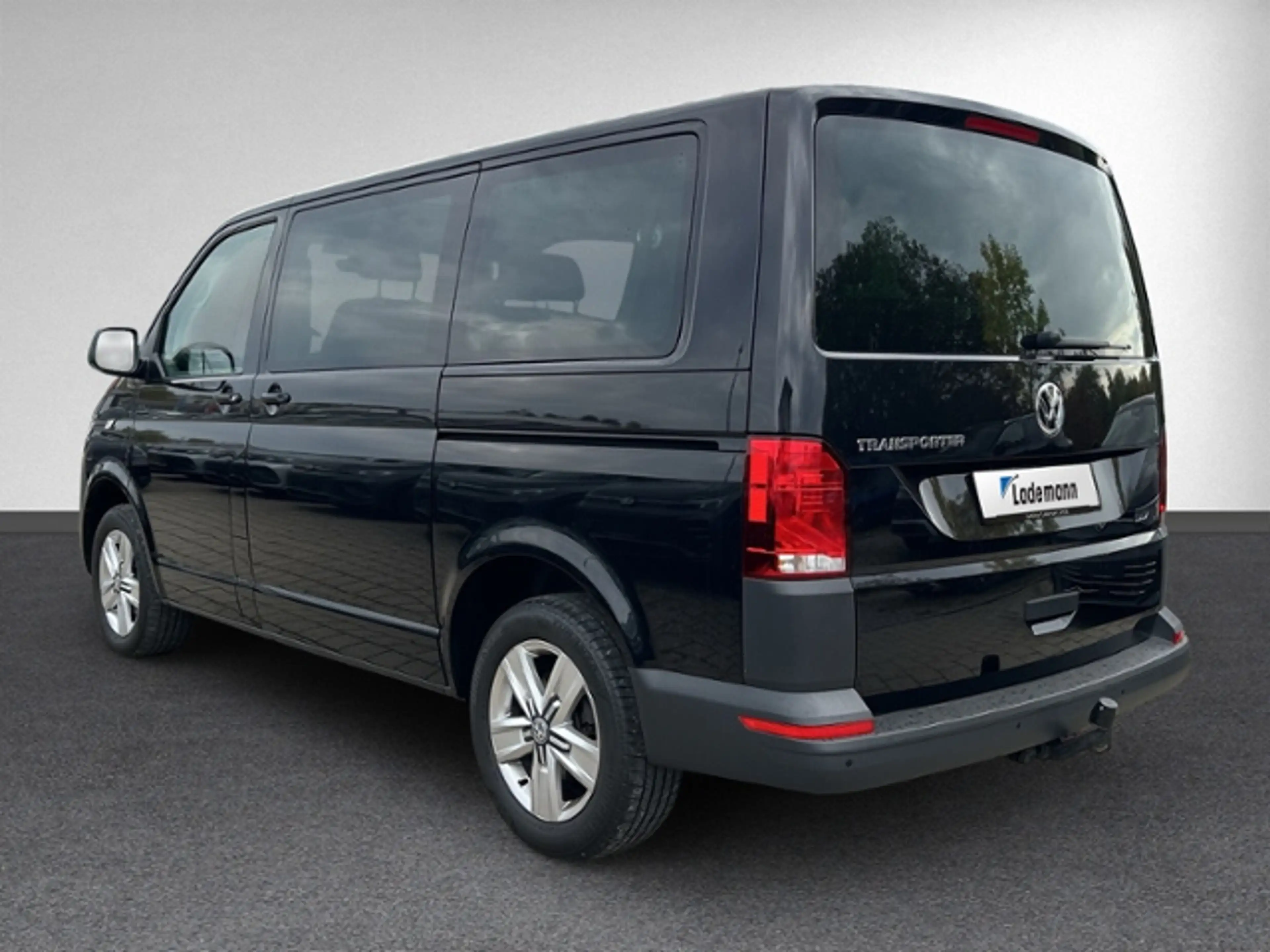 Volkswagen T6.1 Transporter 2.0 TDI DSG 8-SITZE+AHK+NAVI+AC — photo 4