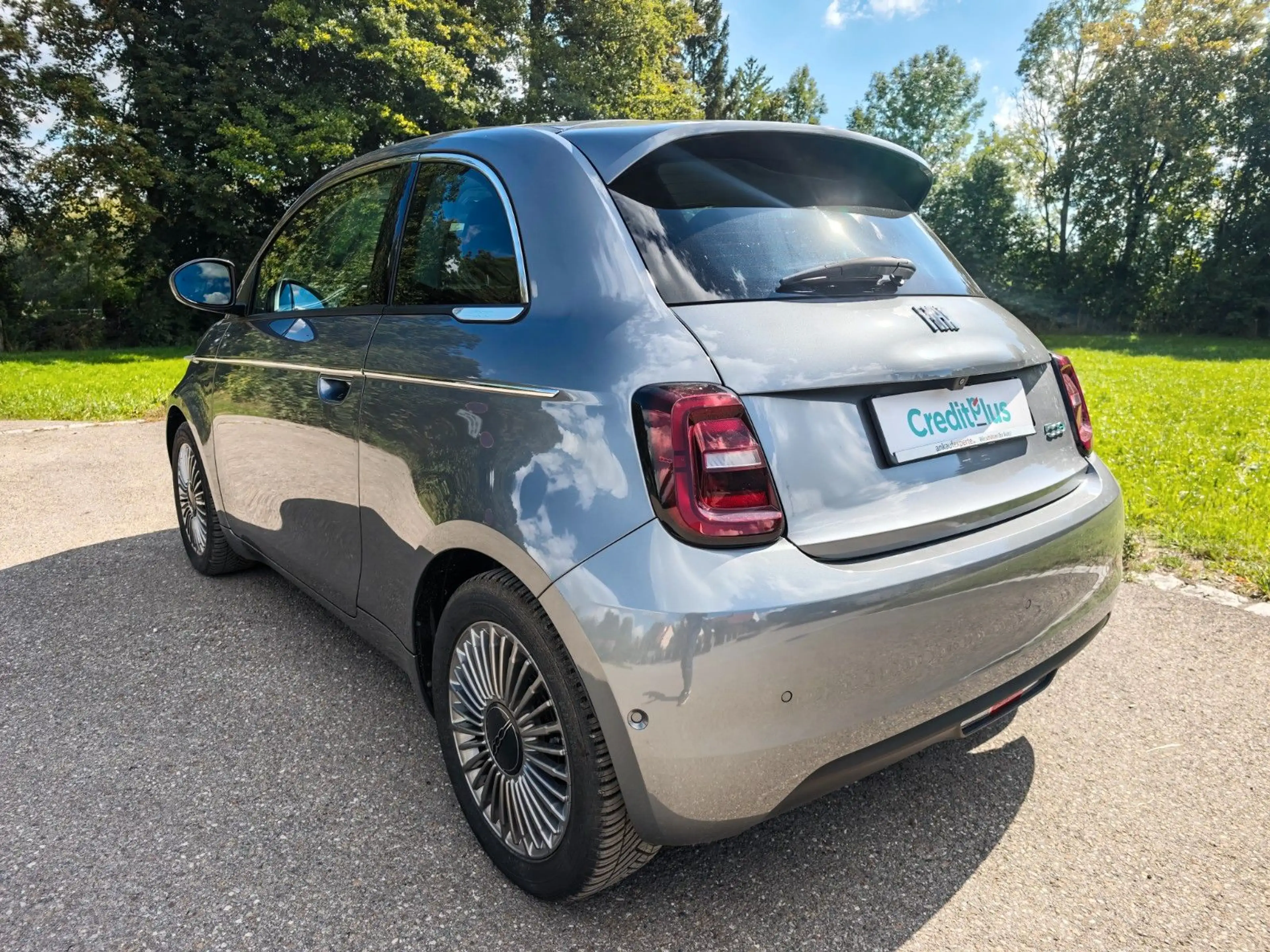 Fiat 500e 42 Comfort Style SHZ PDC RFK Lane — photo 9