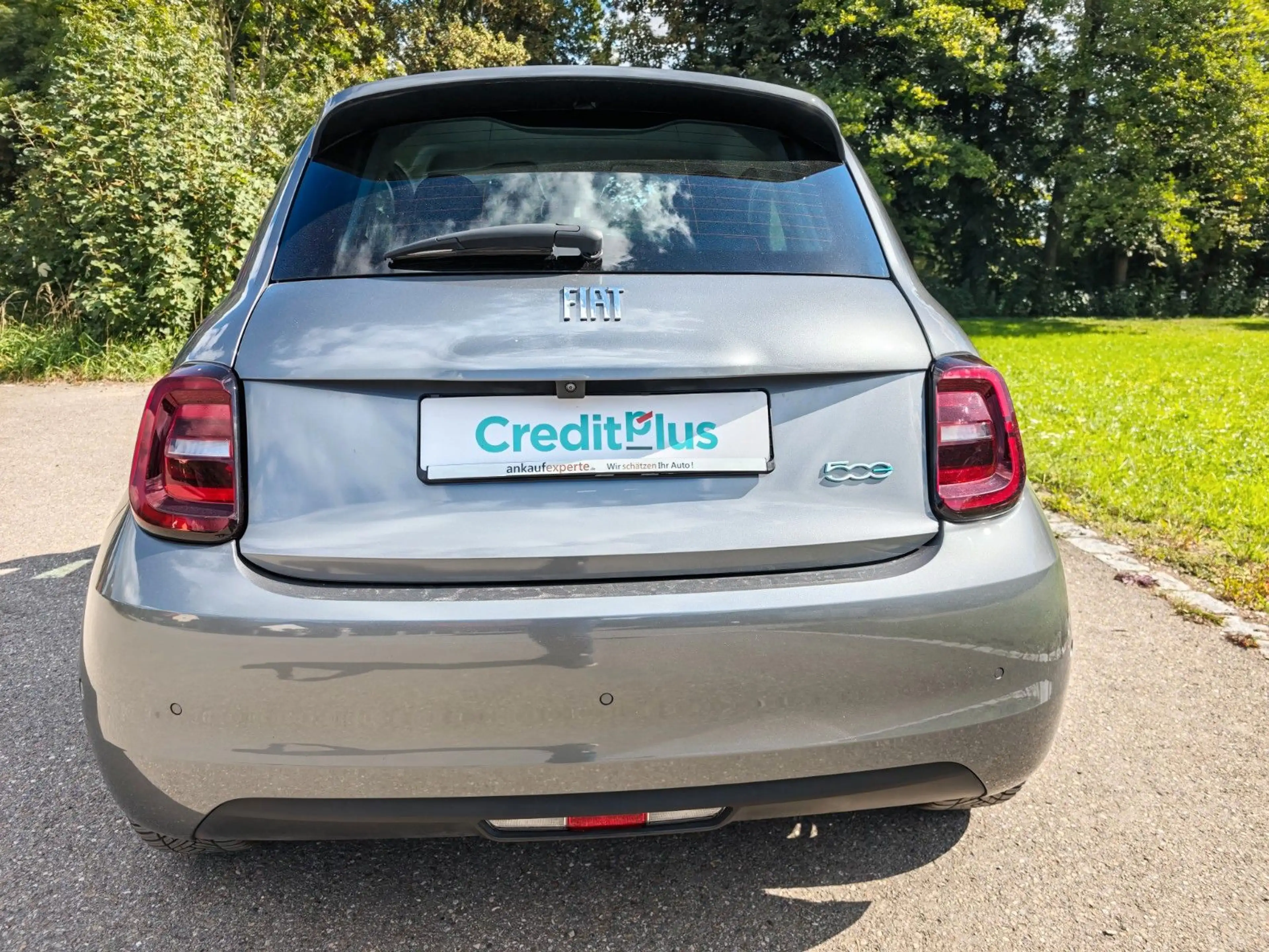 Fiat 500e 42 Comfort Style SHZ PDC RFK Lane — photo 10