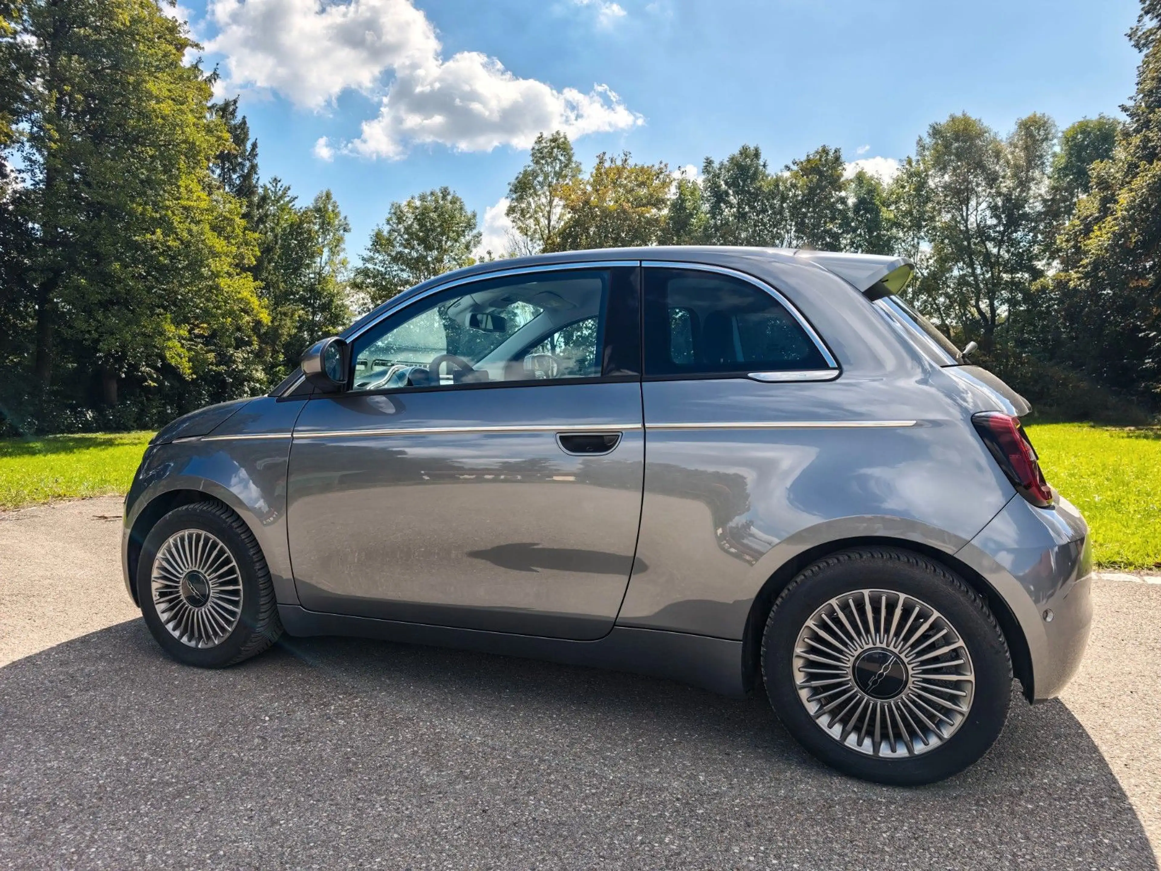 Fiat 500e 42 Comfort Style SHZ PDC RFK Lane — photo 7