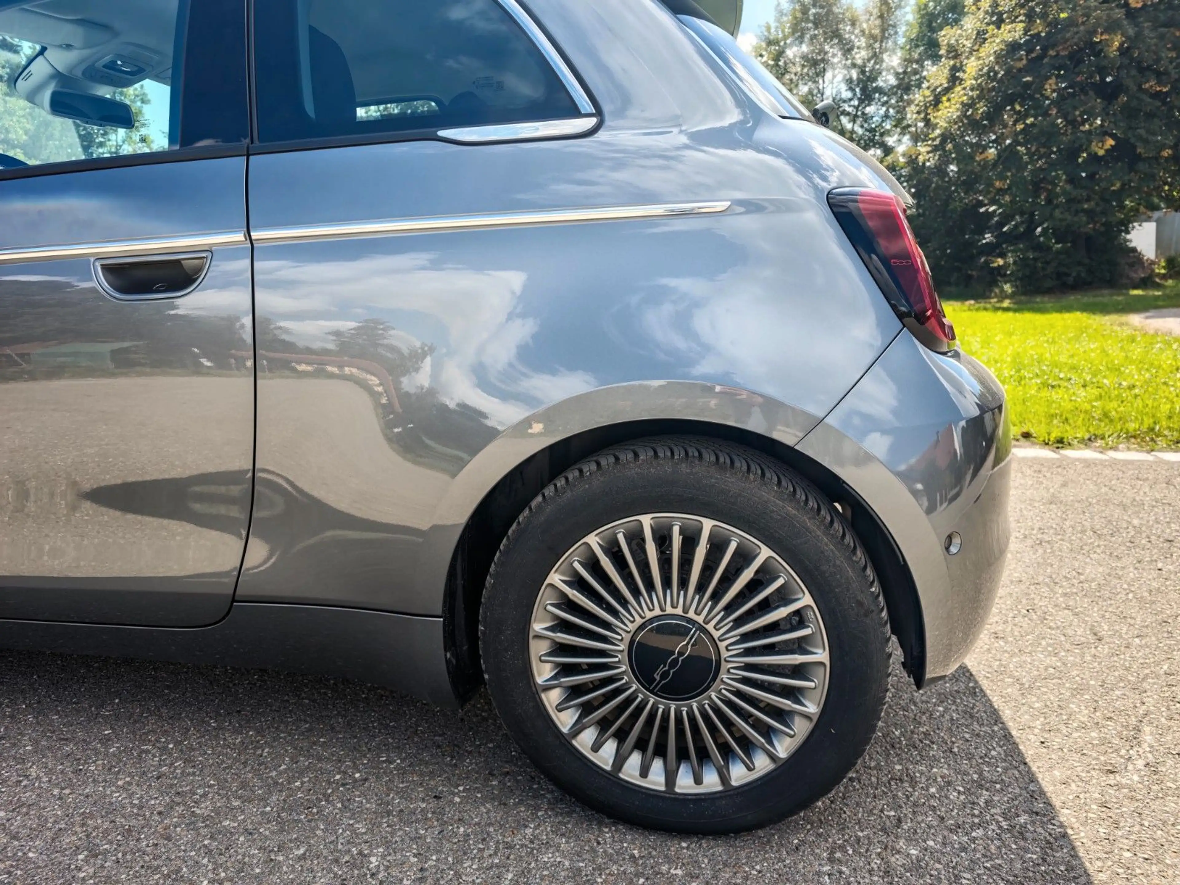Fiat 500e 42 Comfort Style SHZ PDC RFK Lane — photo 6