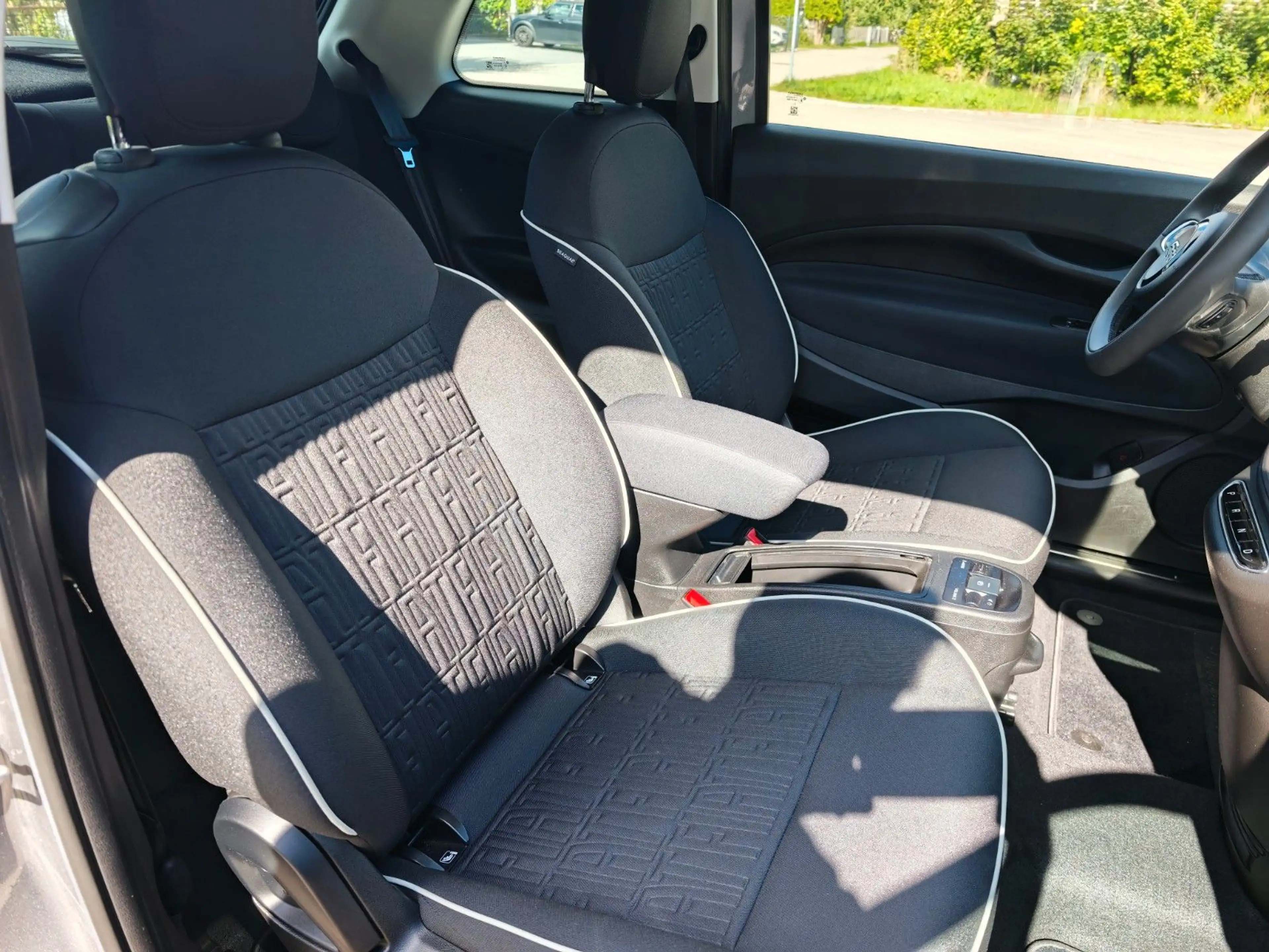 Fiat 500e 42 Comfort Style SHZ PDC RFK Lane — photo 15