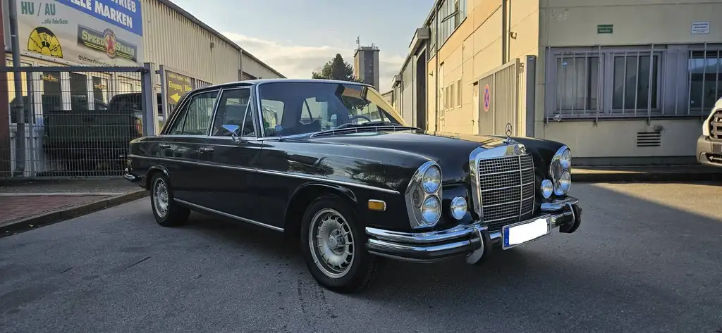 Mercedes-Benz 280 1973 из Европы — купить под ключ