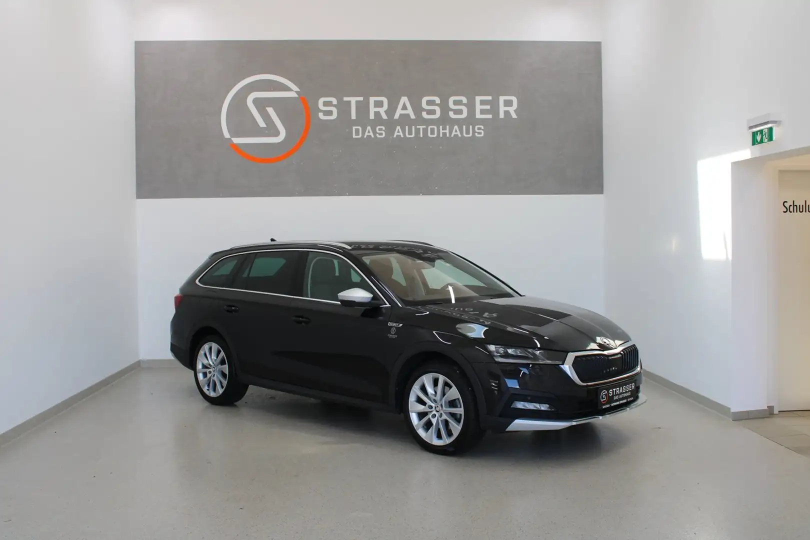 Skoda Octavia 4x4 SCOUT TDI DSG Schwarz - 1