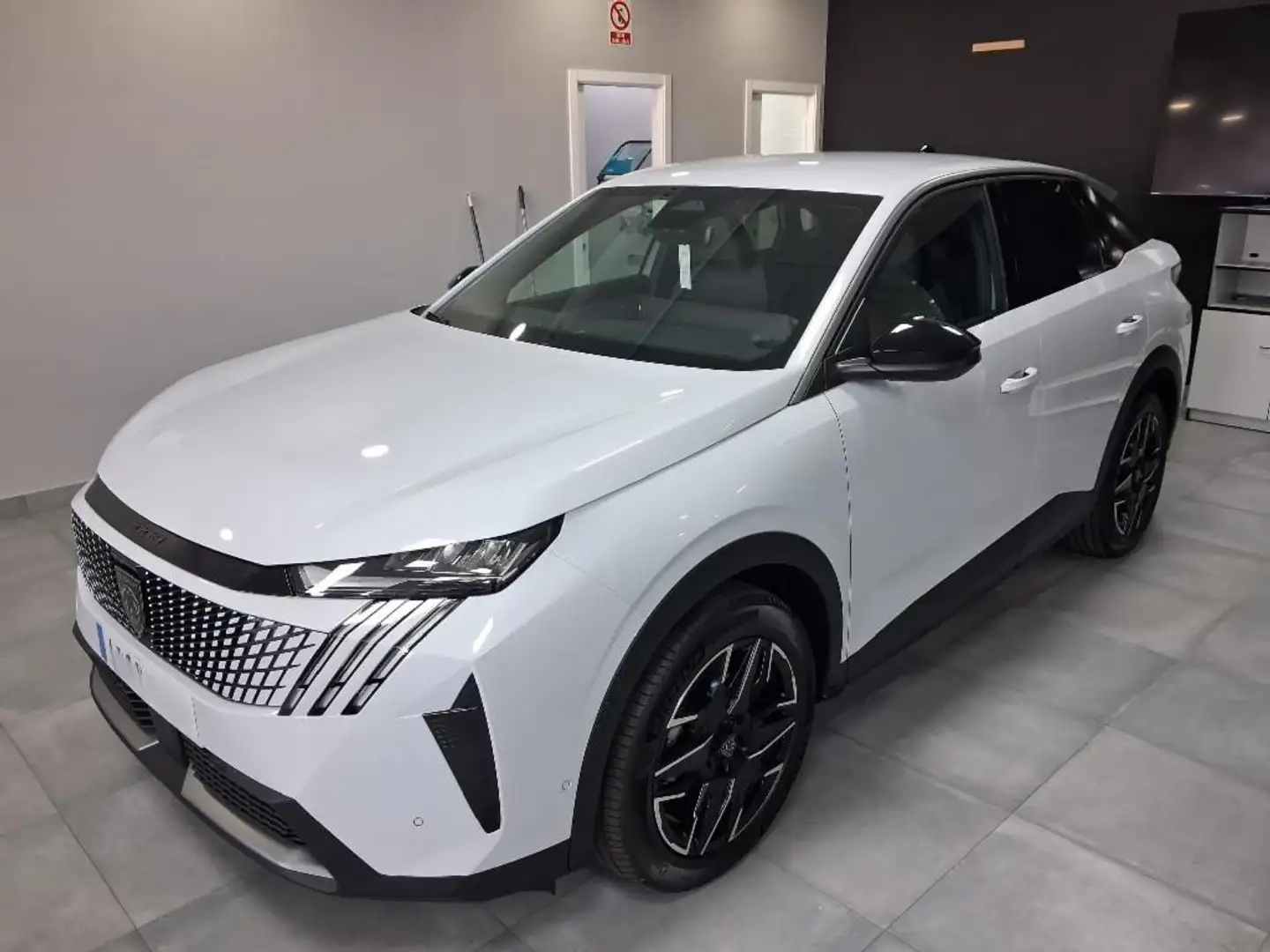 Peugeot 3008 Hybrid Allure Exclusive eDCS6 145 Blanco - 2