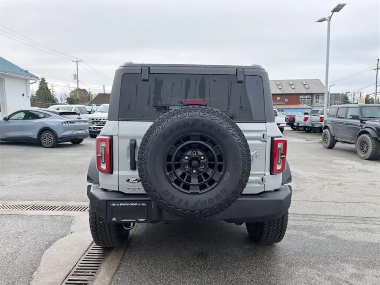 Ford Bronco снимка Ford Bronco