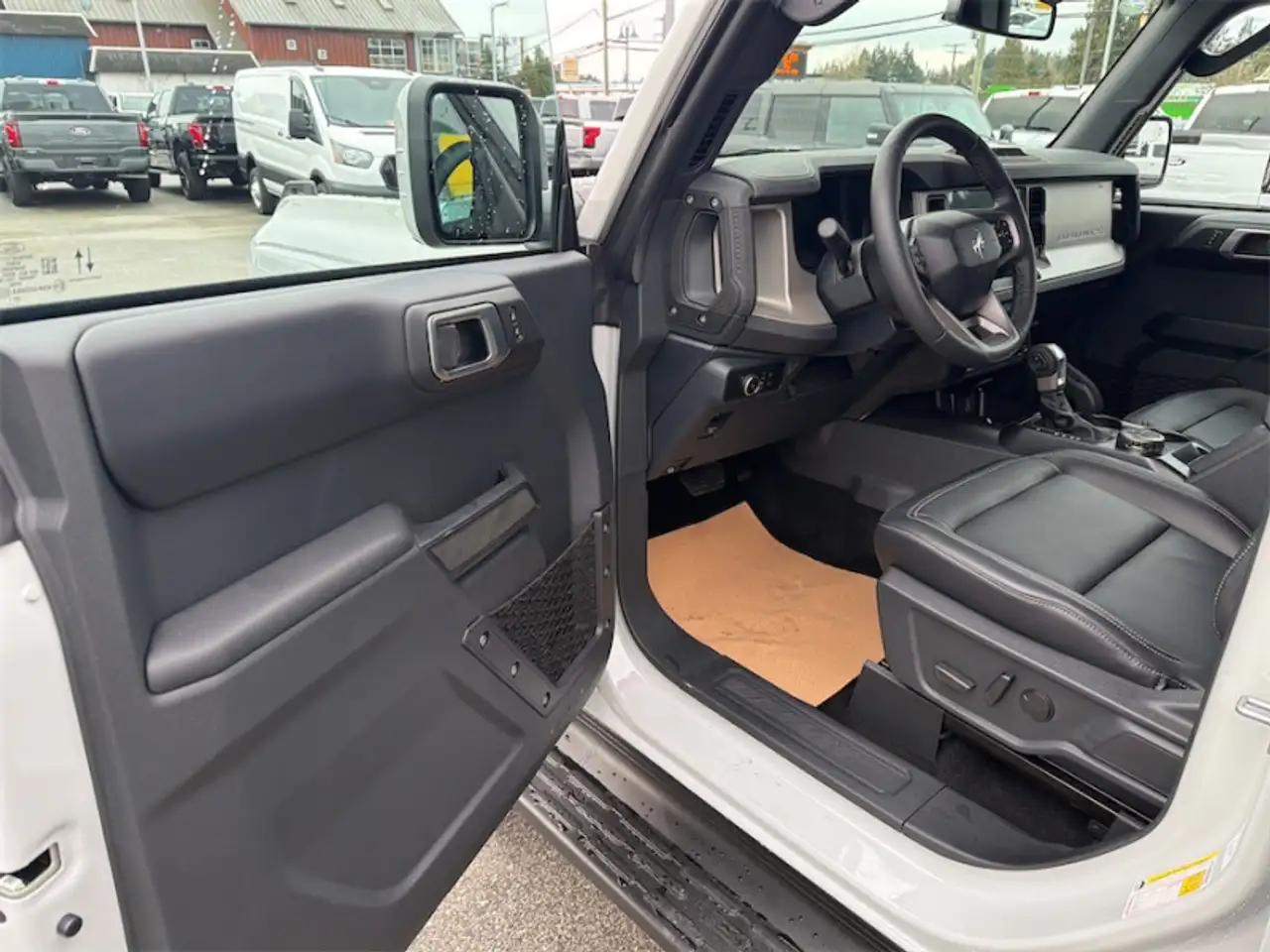 Ford Bronco снимка Ford Bronco