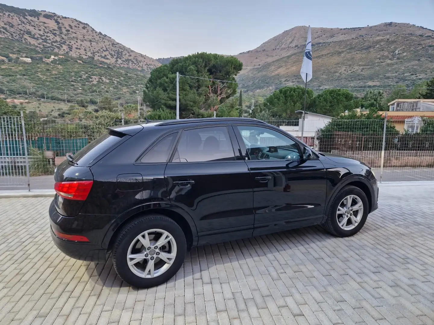 Audi Q3 Q3 2.0 tdi Business quattro 150cv s-tronic Nero - 2