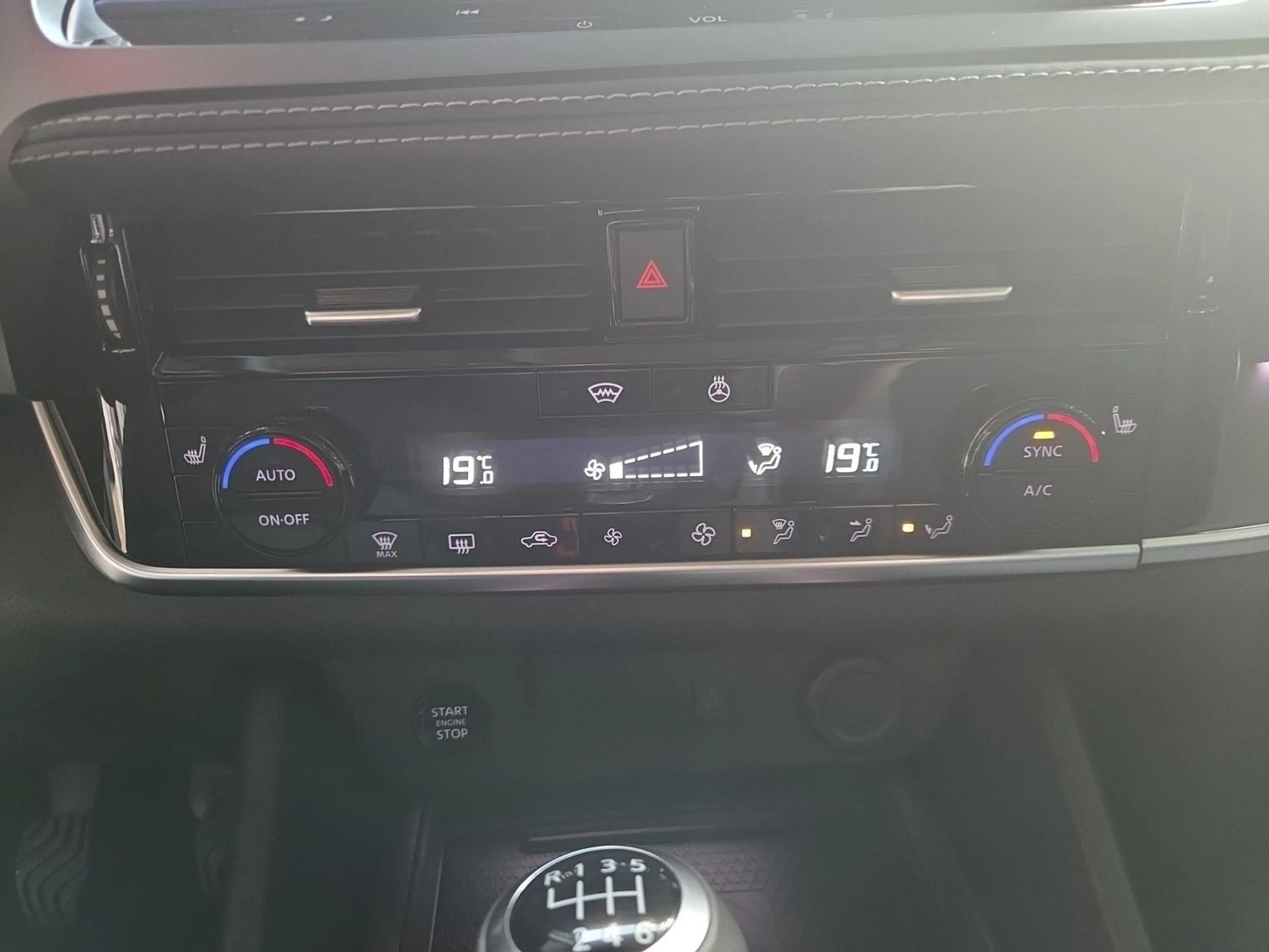 Nissan Qashqai 1.3 DIG-T MHEV N-Connecta Schalter *NAVI — photo 15