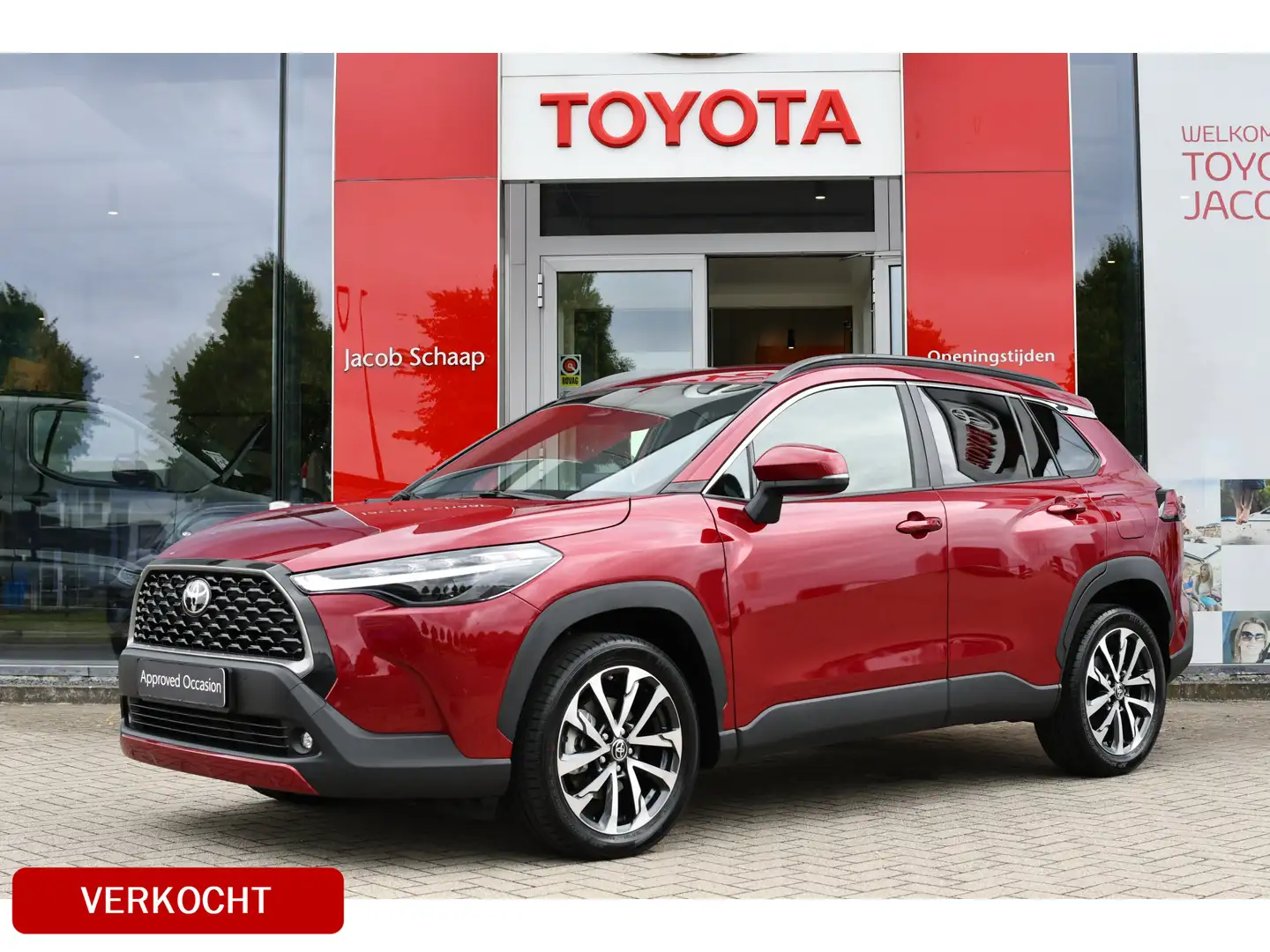 Toyota Corolla Cross Hybrid 140 Style Limited Automaat 140pk | Dodehoek Rood - 1