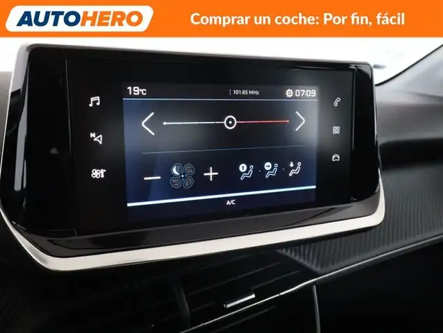 Peugeot 208 view 22