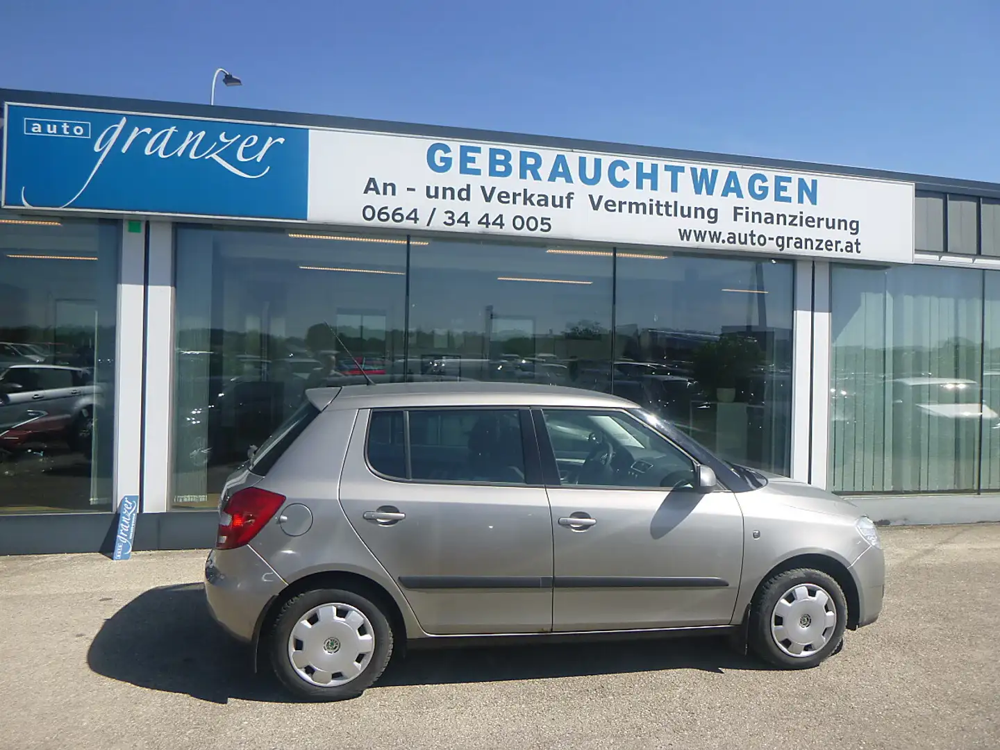Skoda Fabia Classic 1,2 Grau - 1