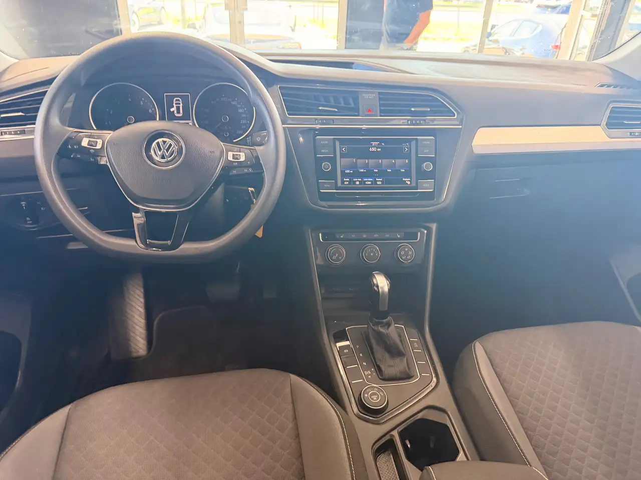 Volkswagen Tiguan снимка Volkswagen Tiguan