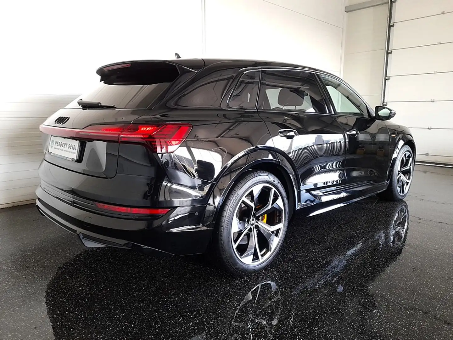 Audi e-tron 95 quattro  S-LINE *NP: € 109.756.- / MATRIX-LE... Schwarz - 2