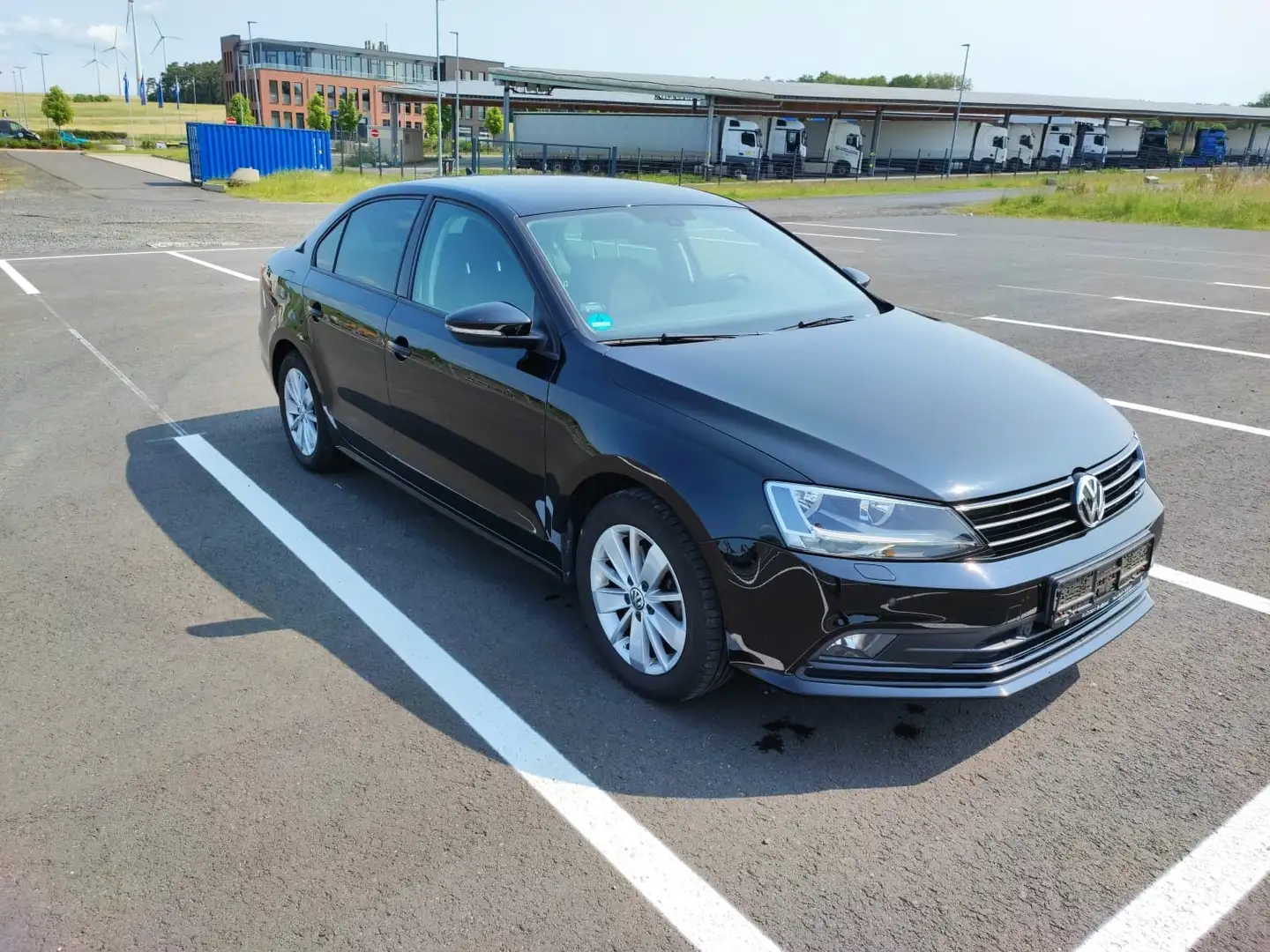 Volkswagen Jetta Basis BMT Schwarz - 1