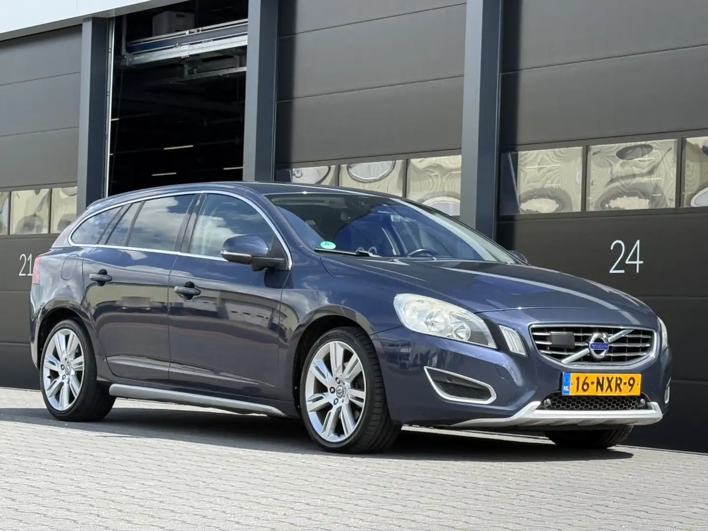 Volvo V60 V-60 2.0 D3 R-design Blauw - 2