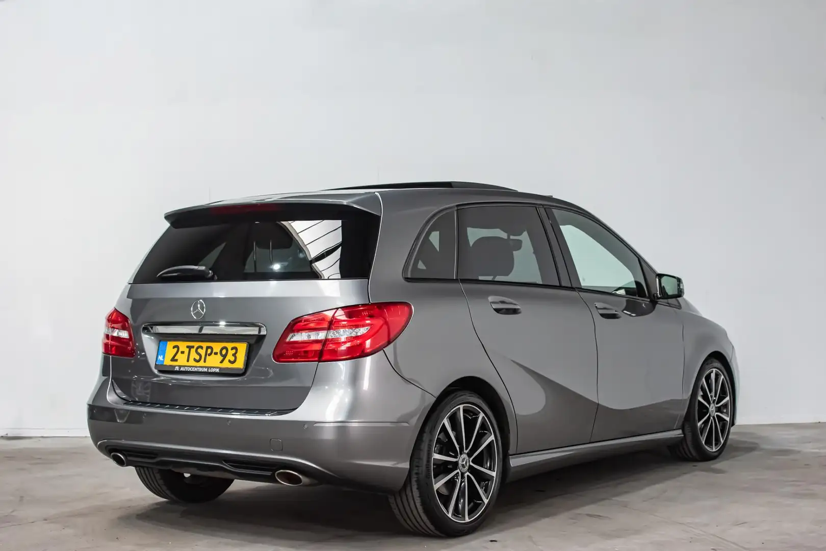 Mercedes-Benz B 180 Ambition Panoramadak*NAP*Trekhaak Gris - 2