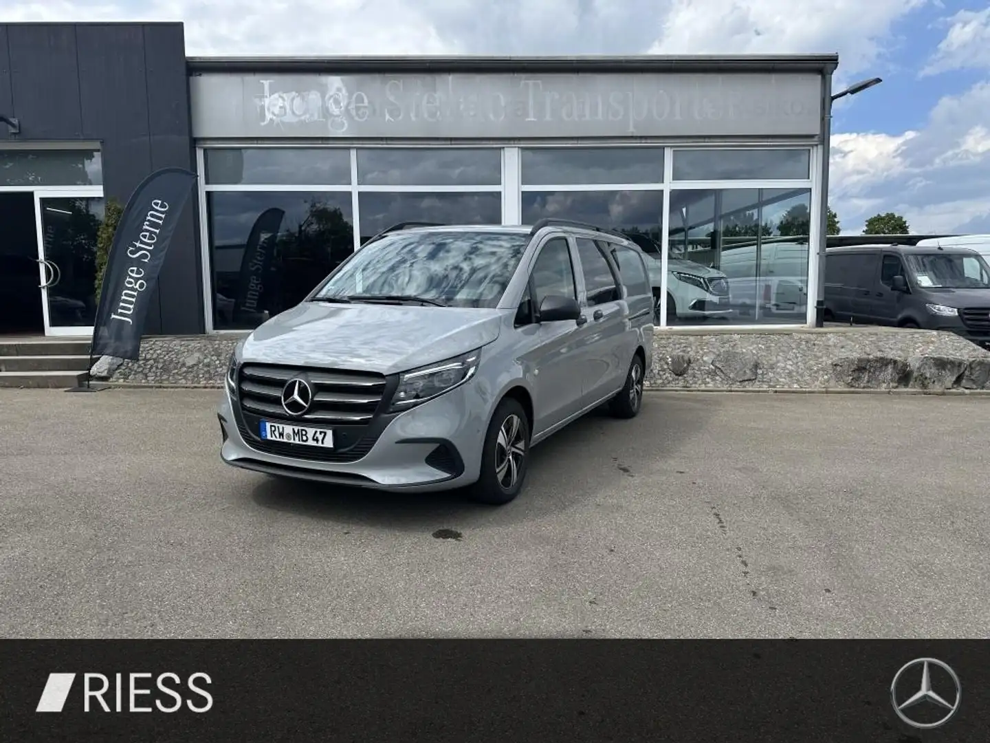 Mercedes-Benz V 250 d Kompakt AHK SpurW W-Paket AUT LM KlimaA Grau - 2