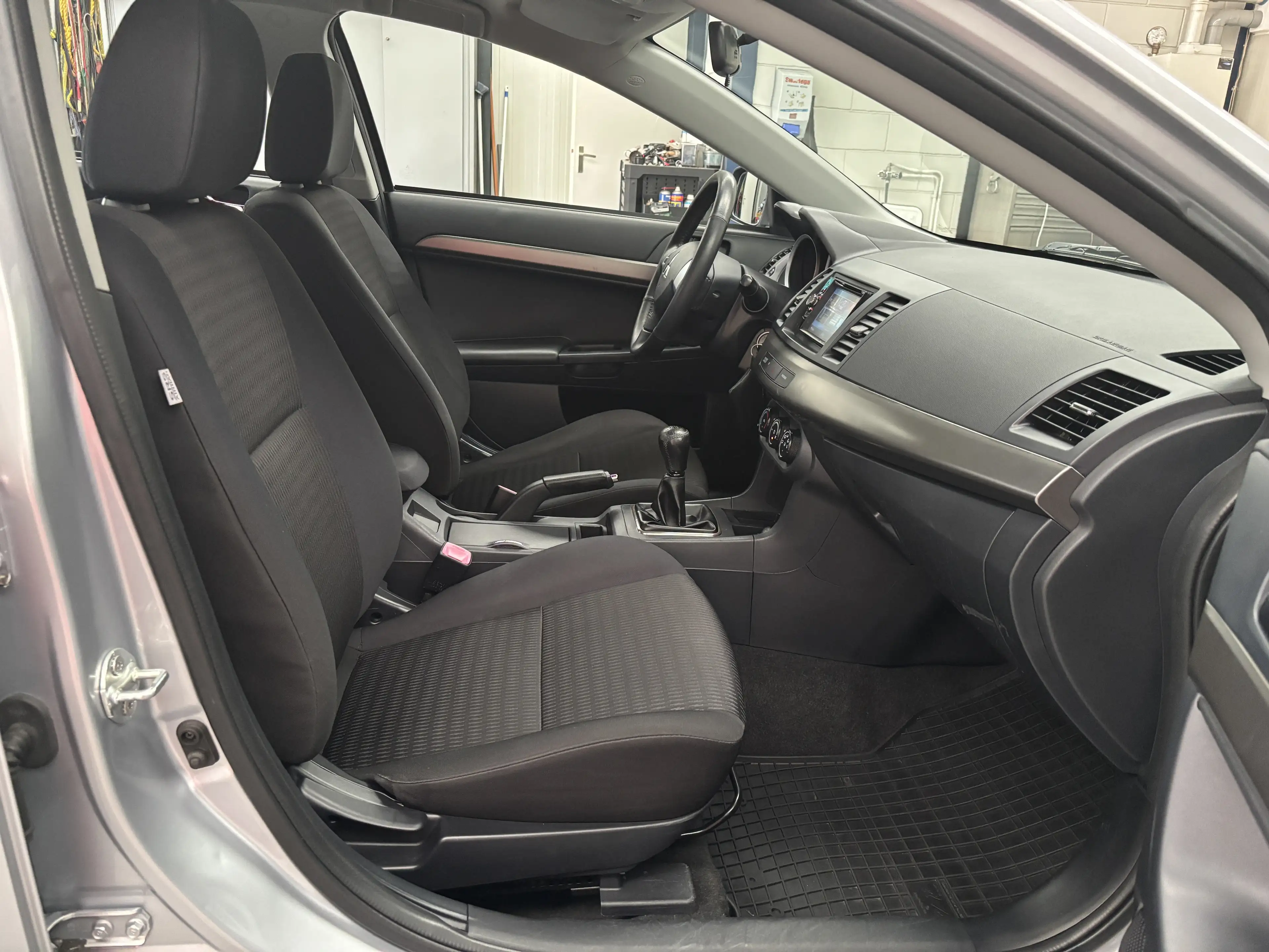 Mitsubishi Lancer Sportback 1.6 Edition One Volledig onderhouden | T — photo 34