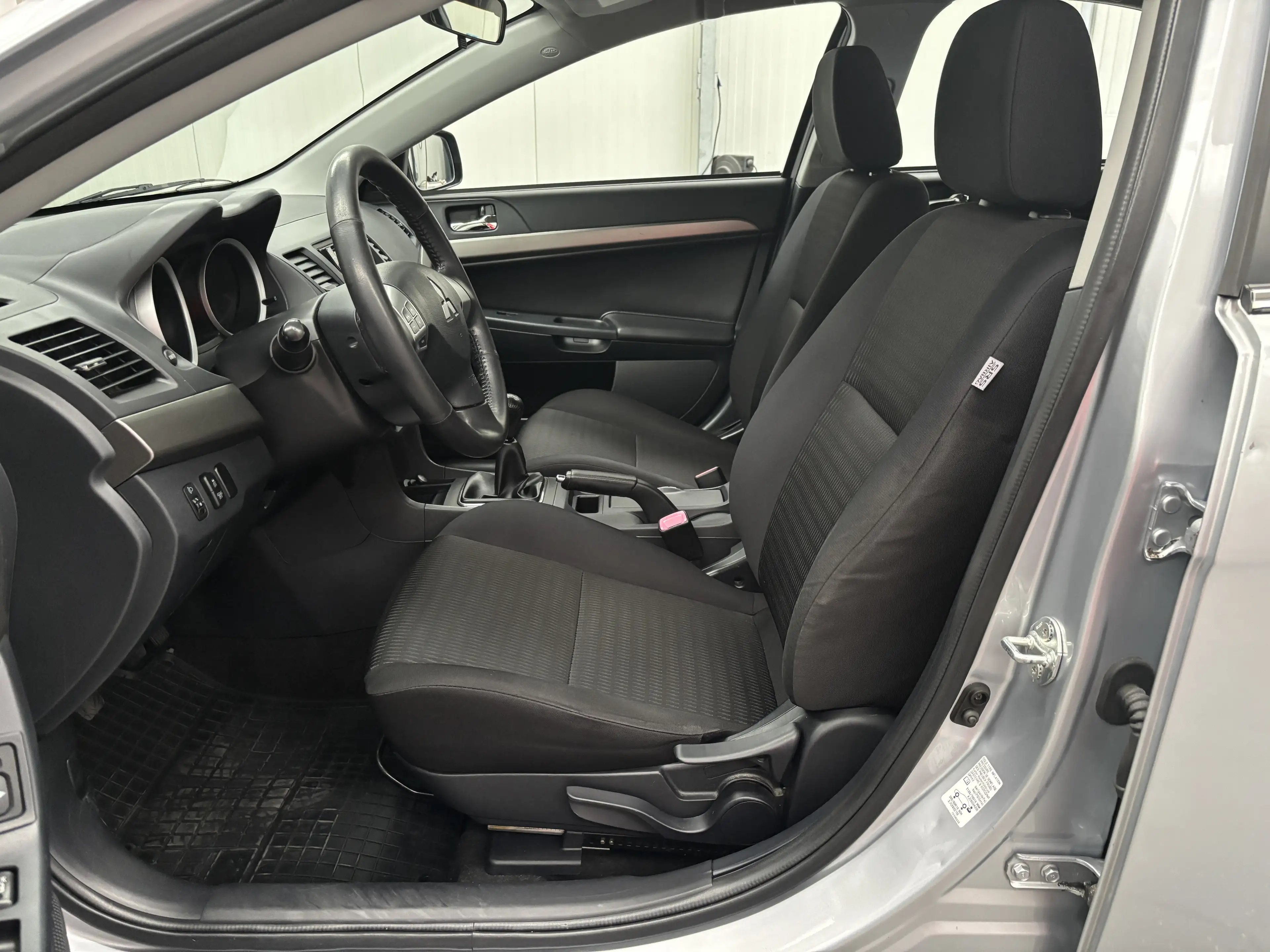 Mitsubishi Lancer Sportback 1.6 Edition One Volledig onderhouden | T — photo 32