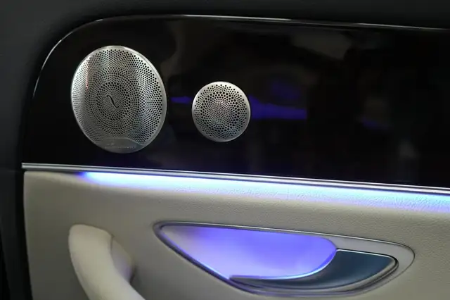 Mercedes-Benz E-Class view 14