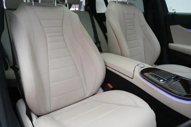 Mercedes-Benz E-Class view 9