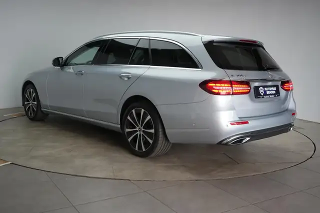 Mercedes-Benz E-Class view 6