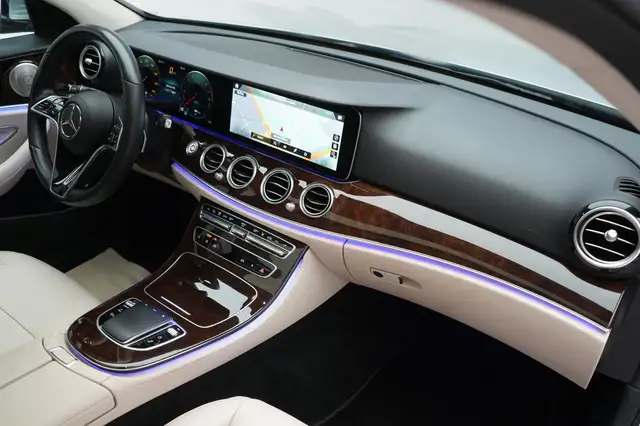 Mercedes-Benz E-Class view 8