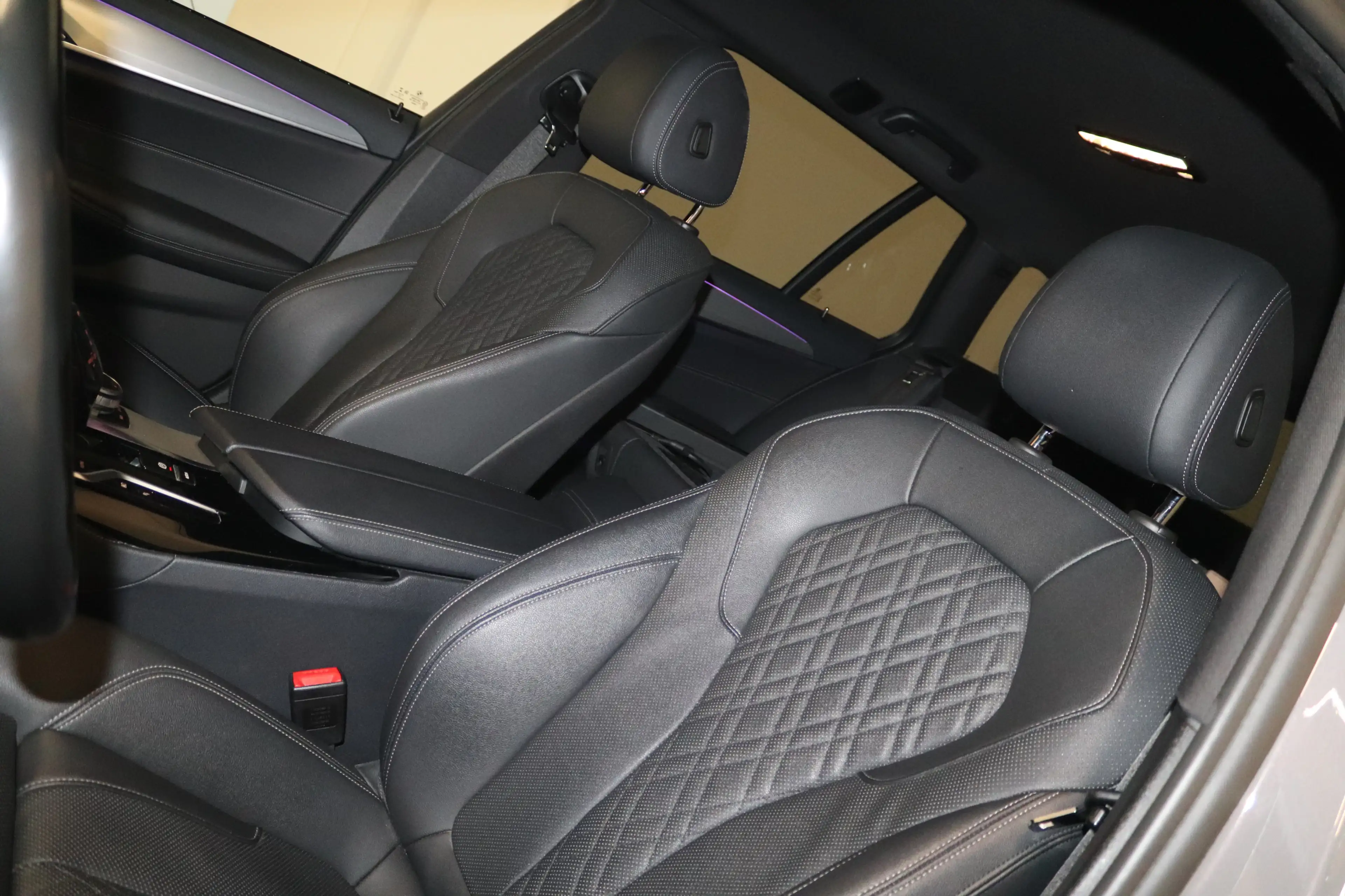 BMW 530 e T SAG M Sport Shadow-NAV-LED-KAM-H K-LEDER — photo 4