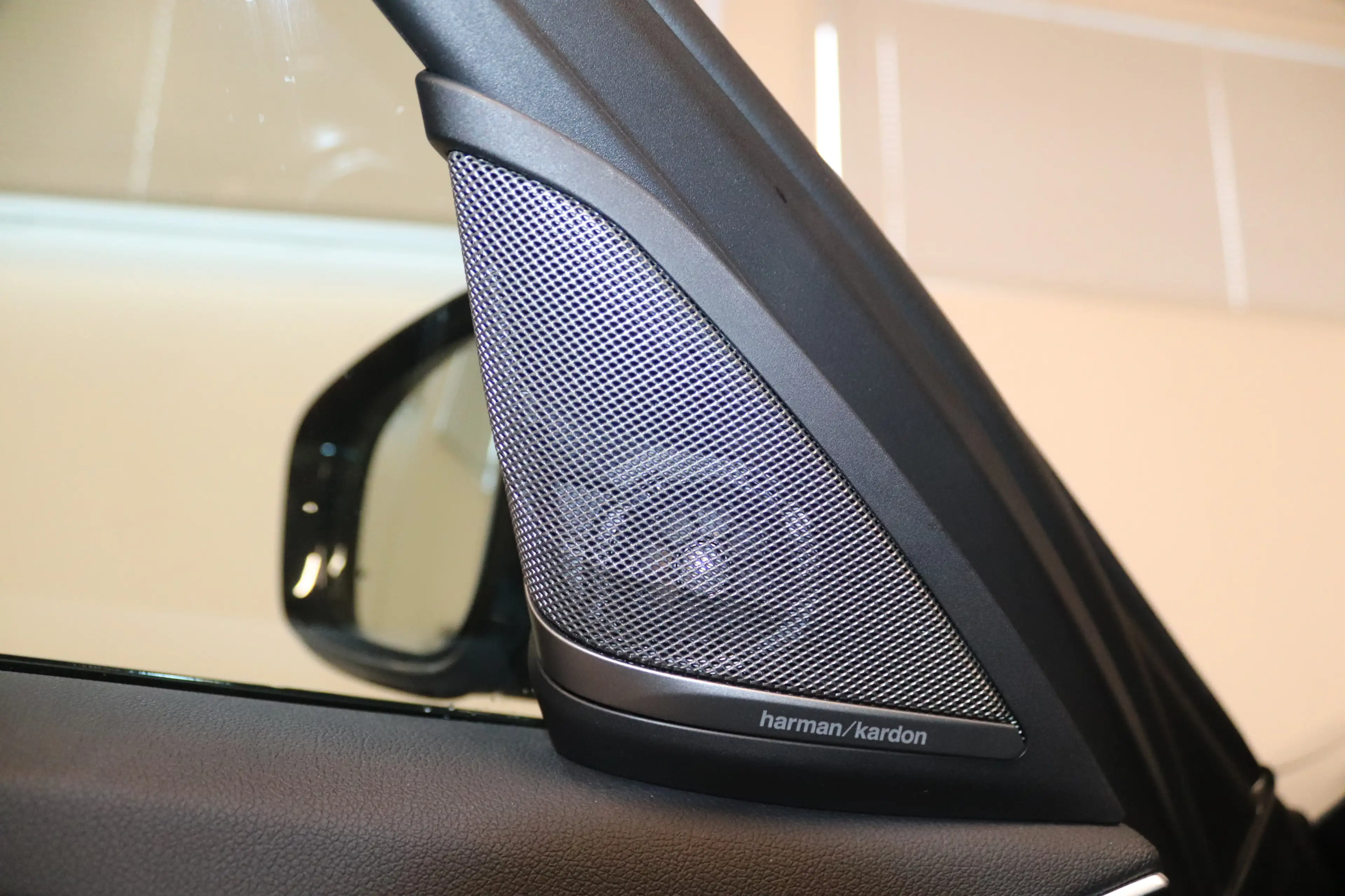 BMW 530 e T SAG M Sport Shadow-NAV-LED-KAM-H K-LEDER — photo 8