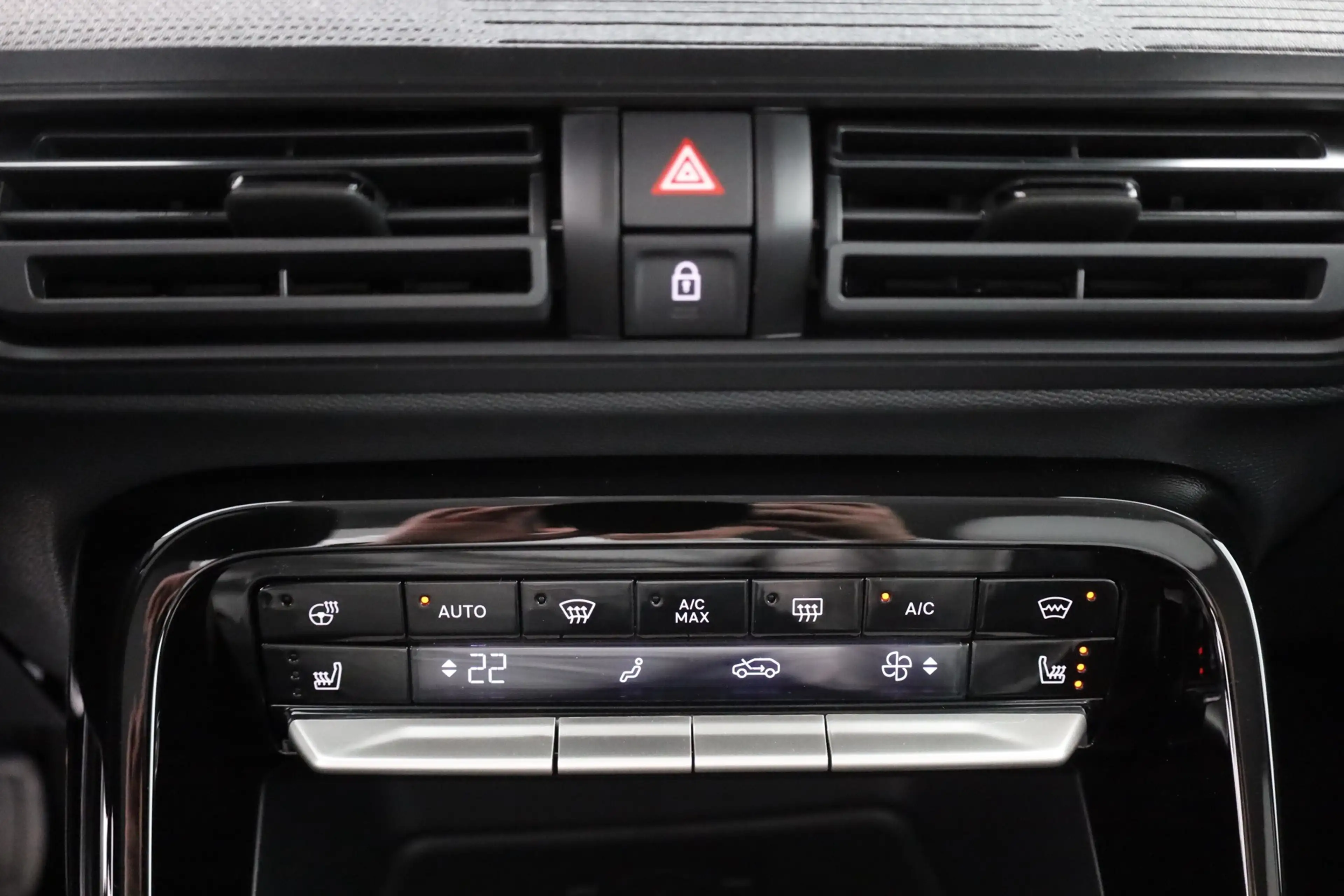 Citroen C3 Aircross Max Hybrid 145 Aut. LED Navi Kamera — photo 12