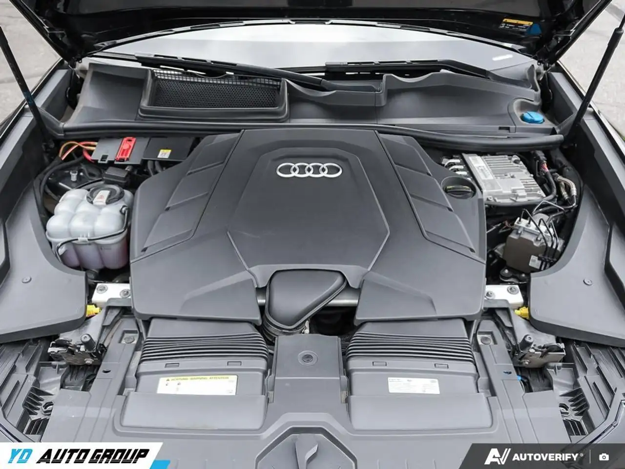 Audi Q8 снимка Audi Q8