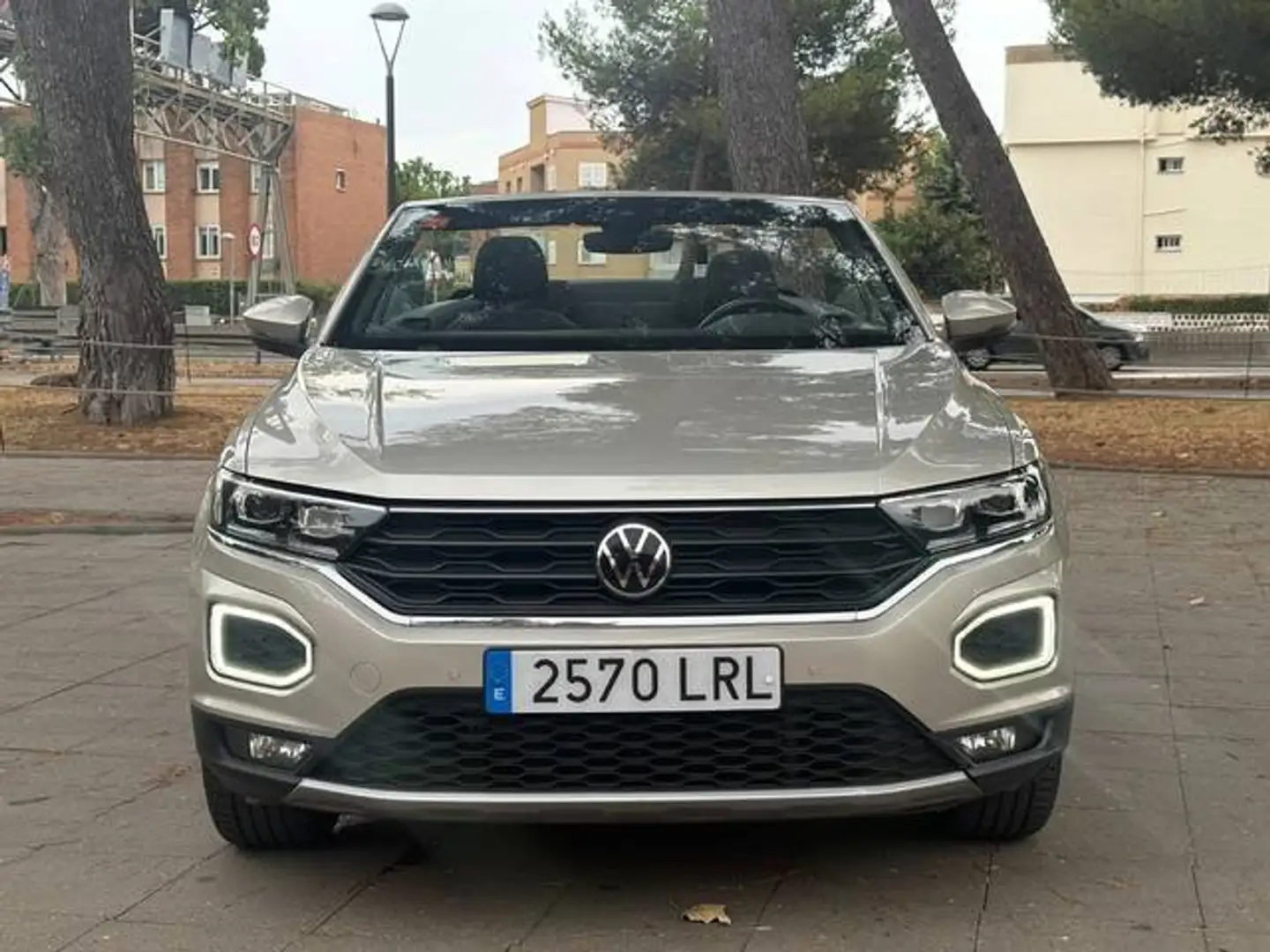 Volkswagen T-Roc Cabrio 1.5 TSI Style DSG7 Gris - 2