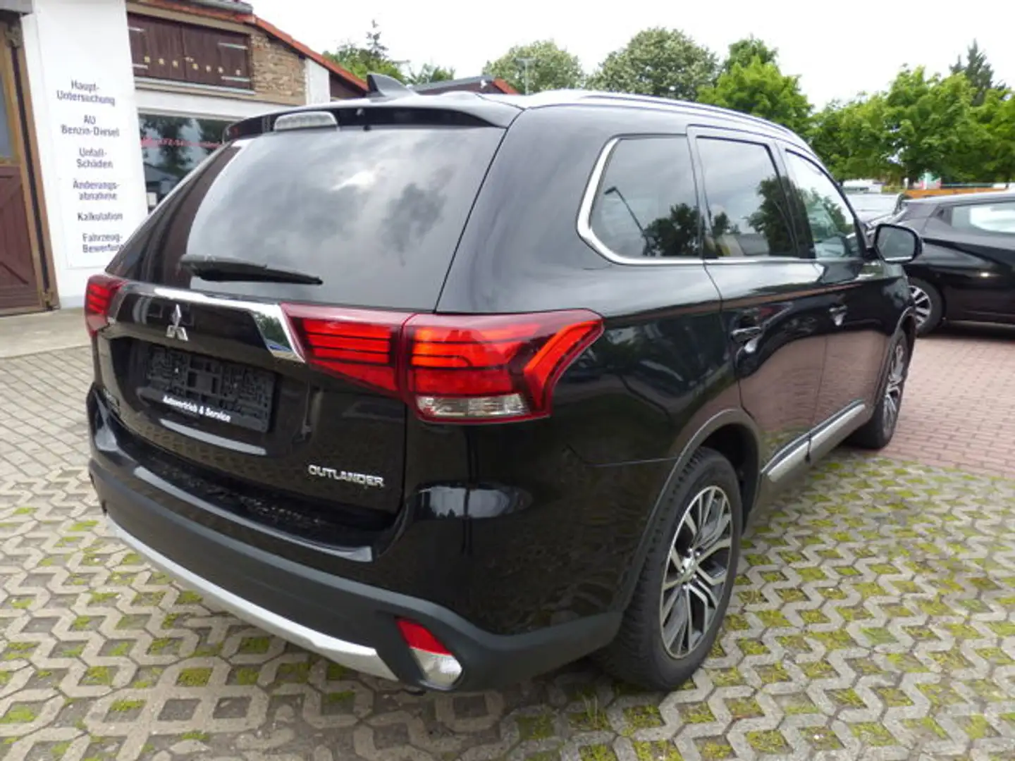 Mitsubishi Outlander 2.0 Cleartec  Autom. Tempom.,Sitzh. Zwart - 2