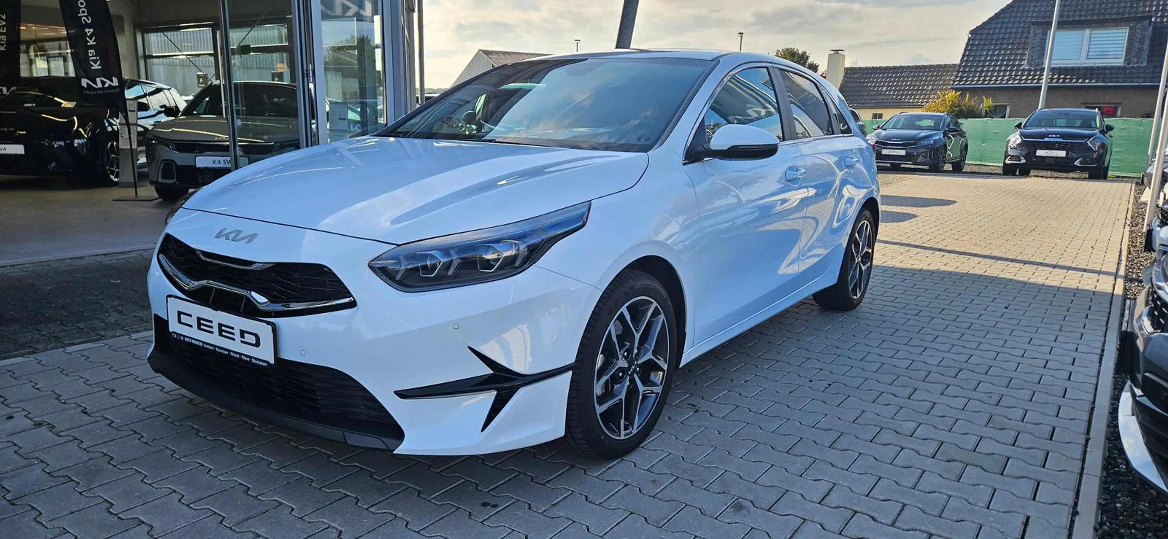 Kia Ceed / cee'd Ultimate Edition NAVI KAMERA SHZ LHZ
