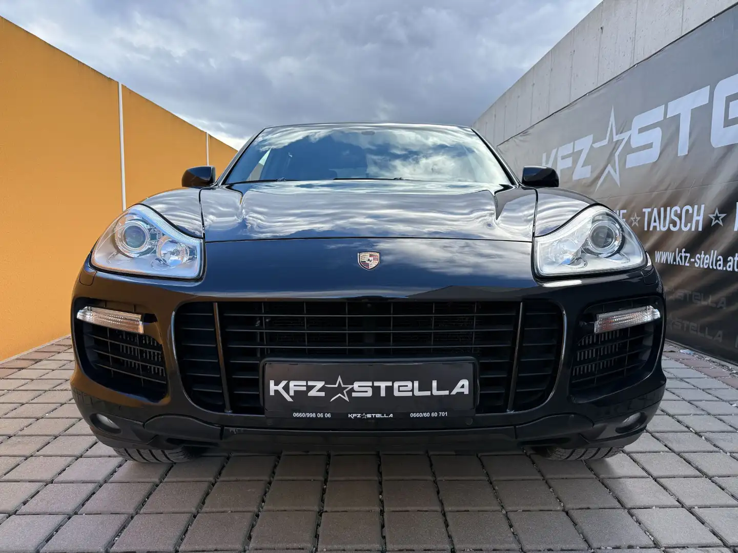 Porsche Cayenne Turbo - 2